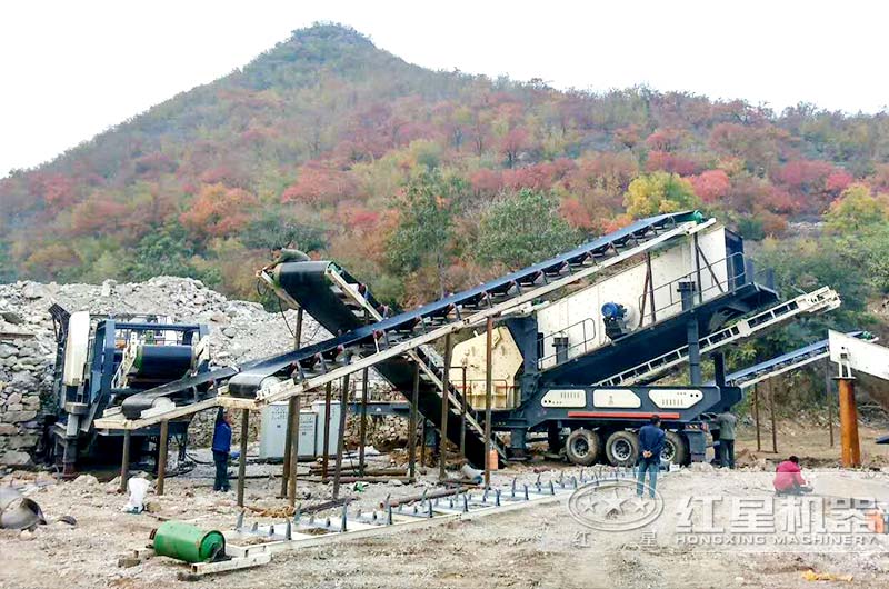 廢水泥塊破碎機作業(yè)現(xiàn)場