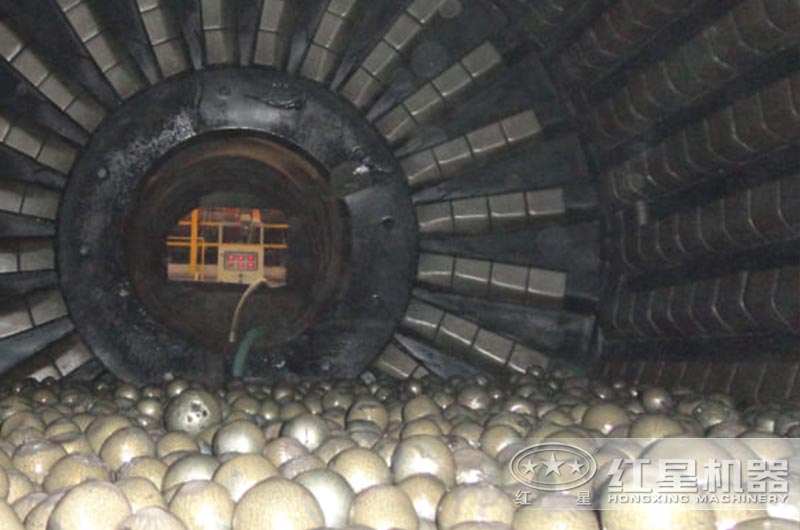 球磨機(jī)內(nèi)部 球磨機(jī)內(nèi)部
