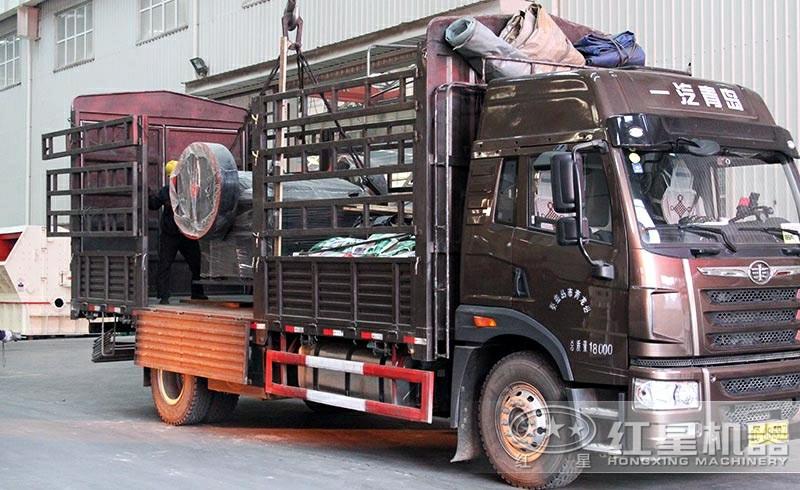 250×750細顎式破碎機發(fā)貨現(xiàn)場