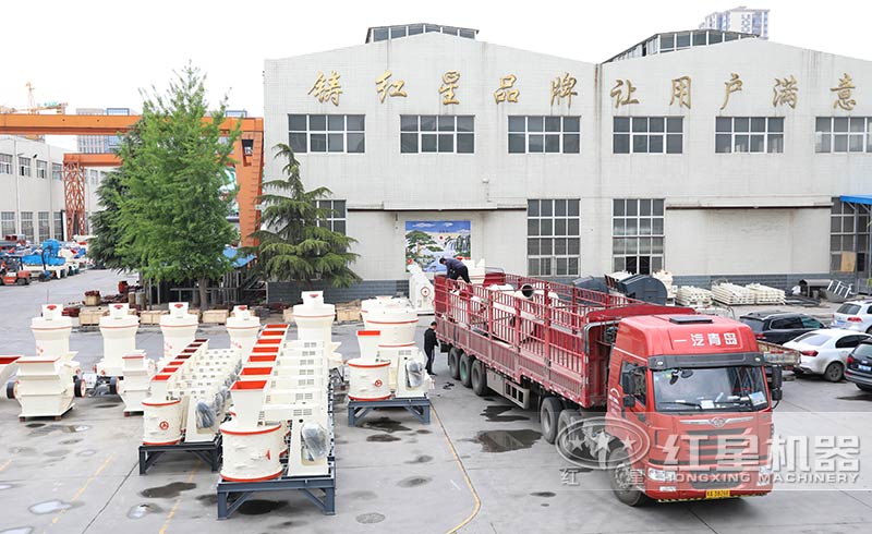 小型雷蒙磨粉機(jī)發(fā)貨現(xiàn)場