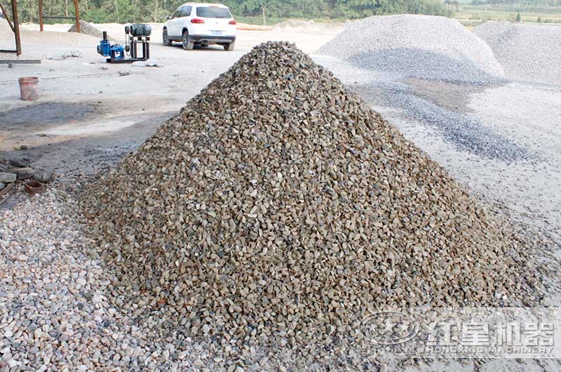 經(jīng)過顎式破碎機(jī)處理后物料