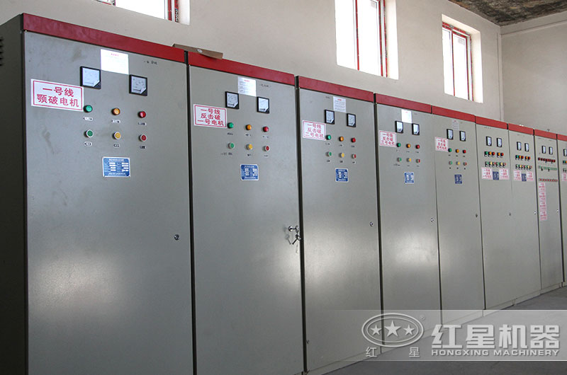 顎式破石機客戶操作間——智能操控、一鍵啟停