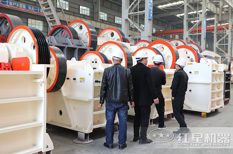 客戶到紅星設備生產(chǎn)車間實地考察