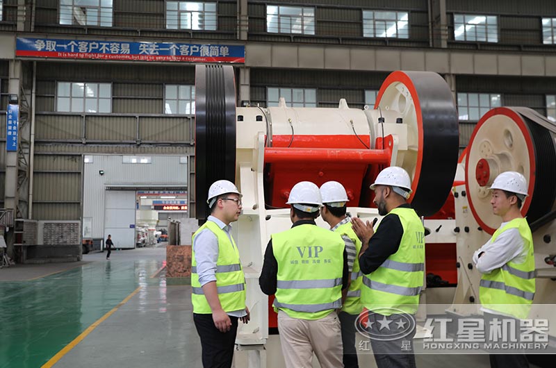 選購磚頭粉碎機器，就來河南紅星