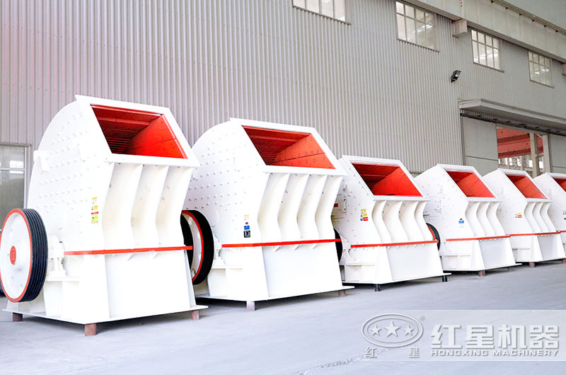 重錘破碎機(jī)車間實(shí)拍圖 重錘破碎機(jī)車間實(shí)拍圖