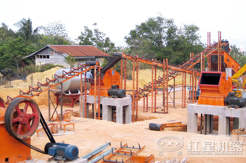 反擊破碎機生產現(xiàn)場圖 反擊破碎機生產現(xiàn)場圖