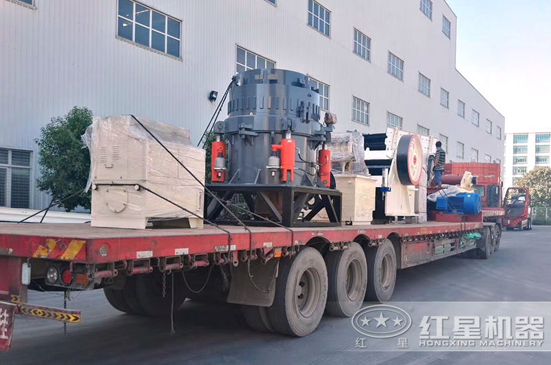 69顎破和圓錐破裝車完畢，準(zhǔn)備發(fā)貨