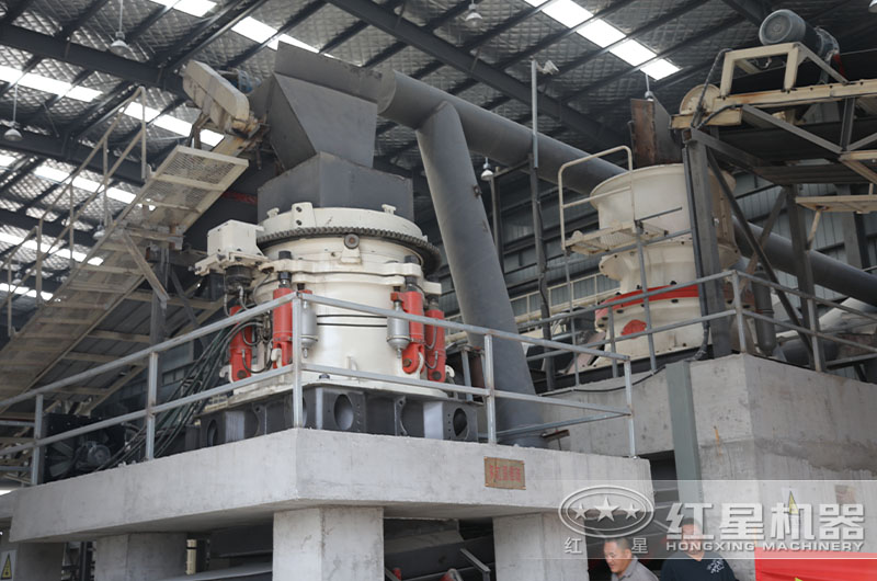 圓錐破作業(yè)現(xiàn)場 圓錐破作業(yè)現(xiàn)場